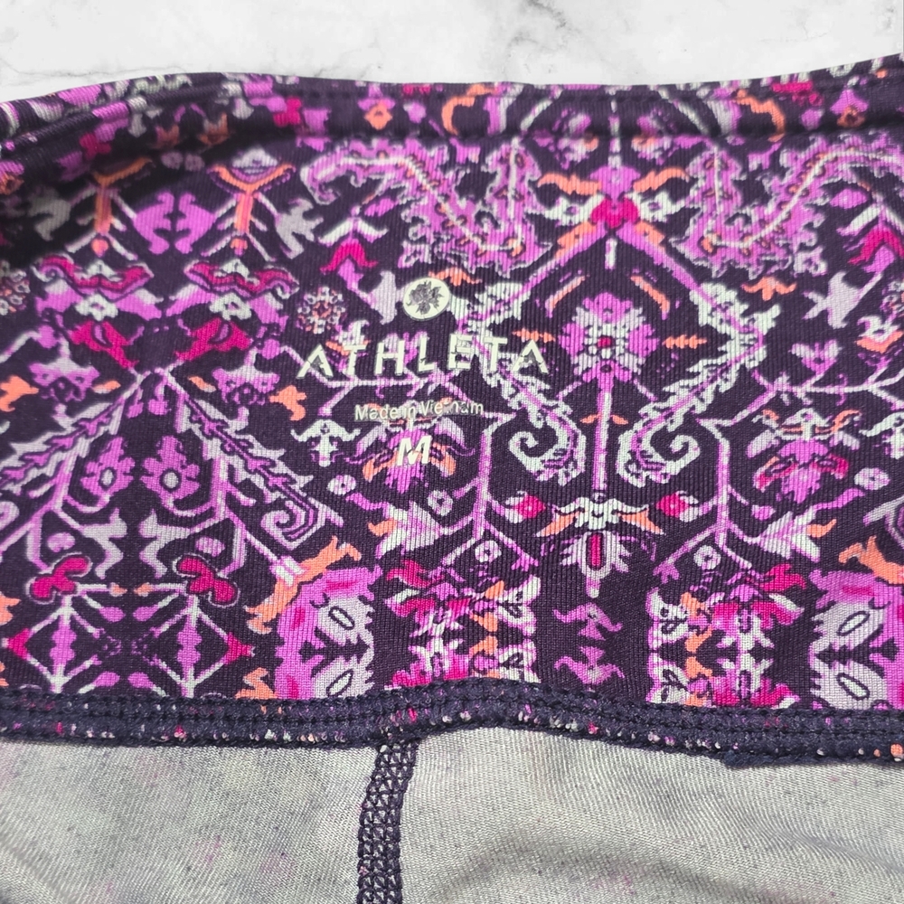 Athleta Capri Woman's Yoga Leggings Pink and Black Pattern Size Mediym (M) B56 - Picture 2 of 6